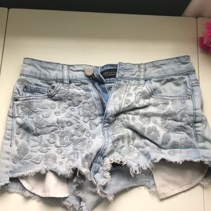 Only worn once. There is nothing wrong with them.